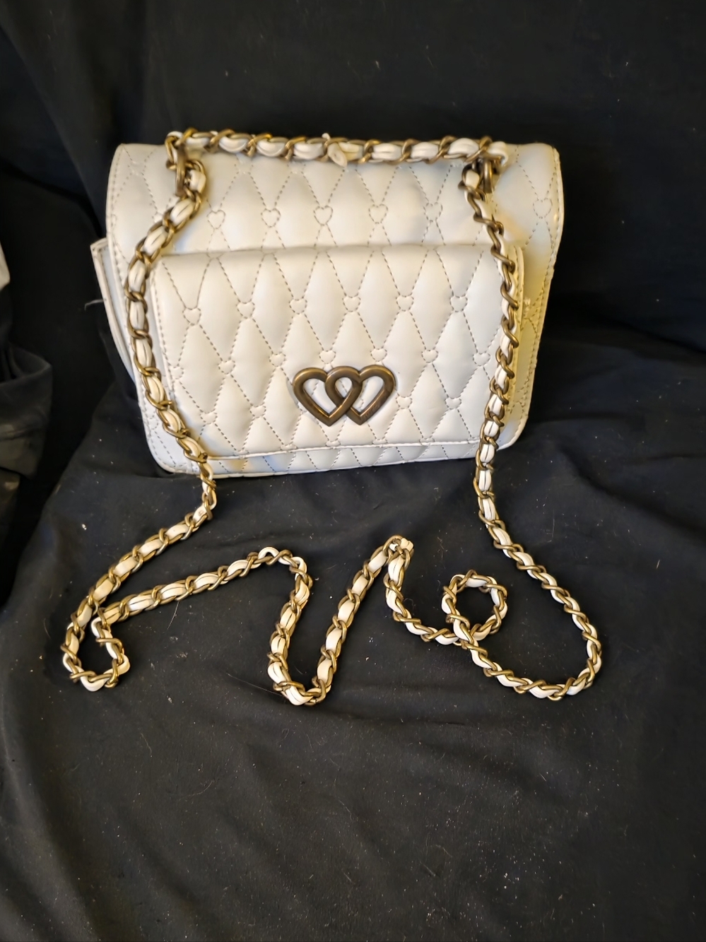 Betsy Johnson Elegant White Quilted Crossbody Bag  Gold Chain Interlocking White
